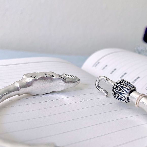 Lucky Brand Silver-tone Elephant Cuff Bangle Bracelet - Picture 8 of 12